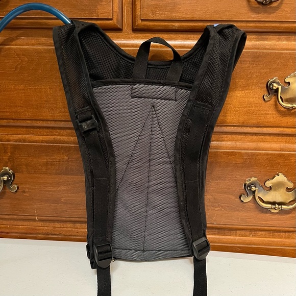 Camelbak HydroBak Hydration Pack - Picture 4 of 10